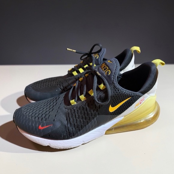 Nike Air Max 270 Go The Extra Smile DO5849-001 Men\'s Black/White Shoes NR801